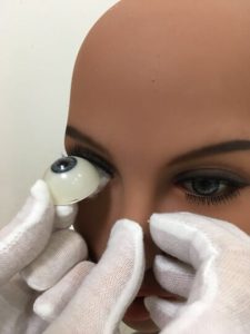 Extraire et remplacer yeux sex doll TPE poupee realiste silicone